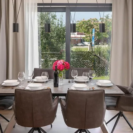 Amazing In With House A Panoramic View *