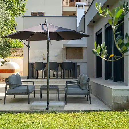 Amazing In With House A Panoramic View 別荘 ヴルサル